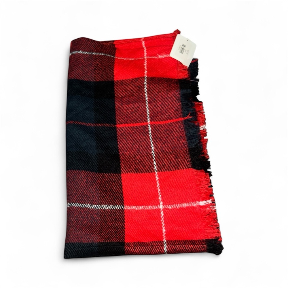 Nwt red and Black Plaid Scarf